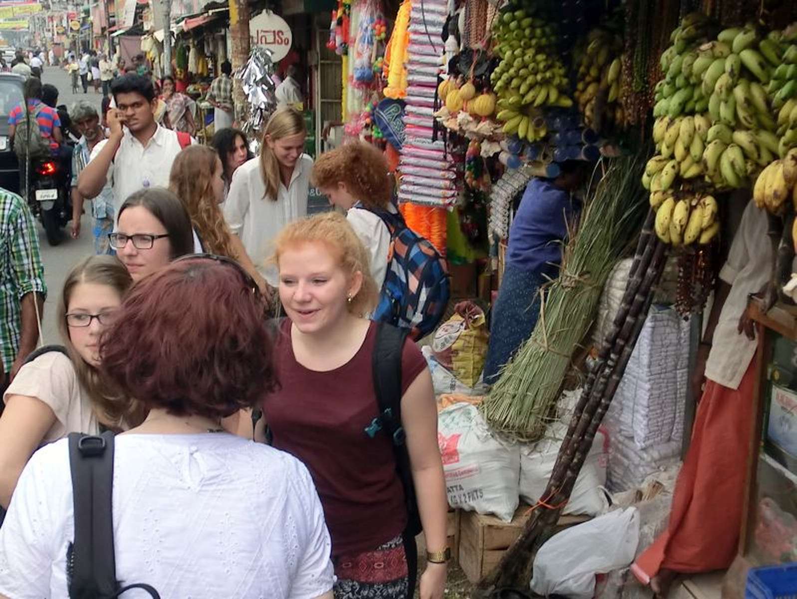 2014 TRINS chalai-market sm